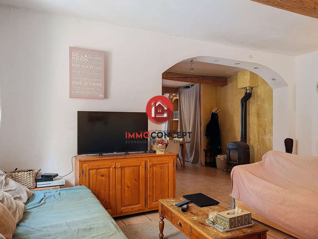 Appartement à ROQUEMAURE