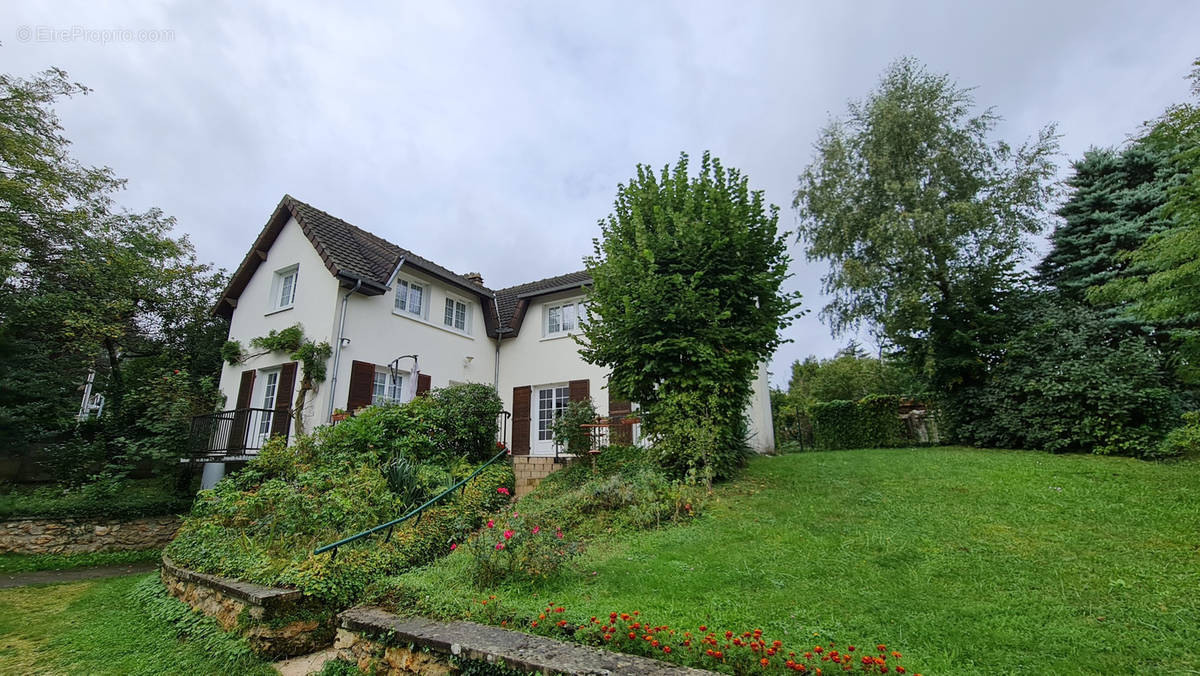 Maison à BURES-SUR-YVETTE