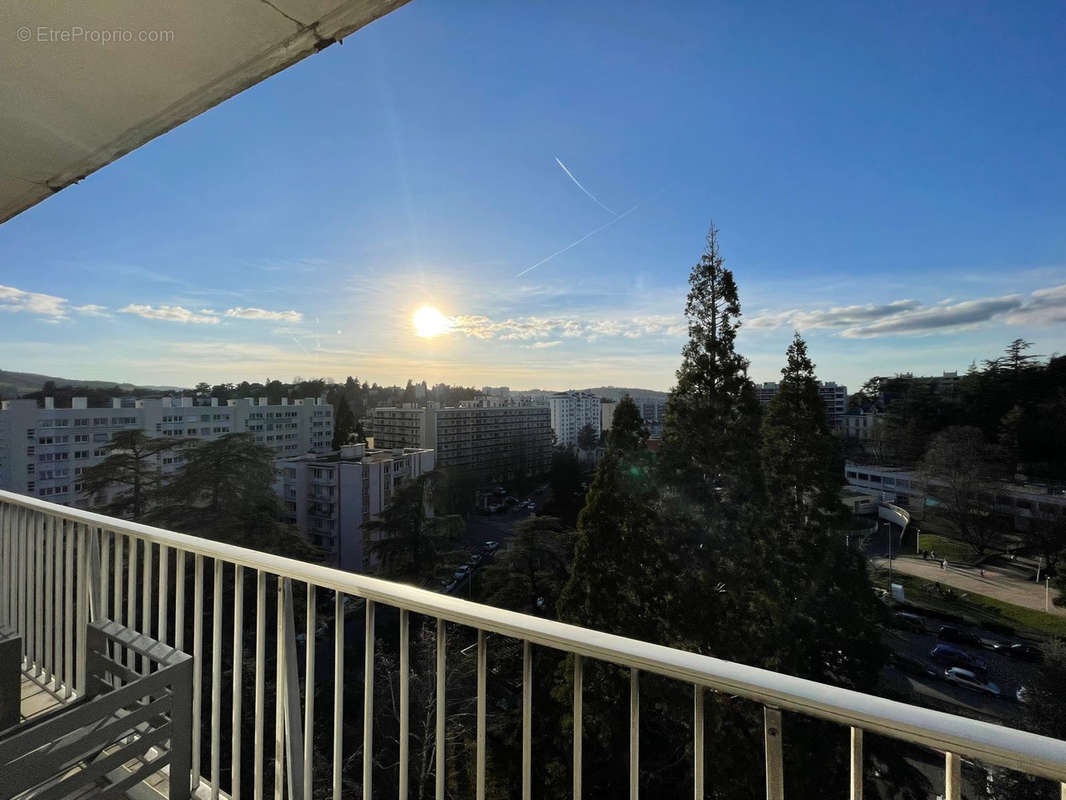 Appartement à SAINT-ETIENNE