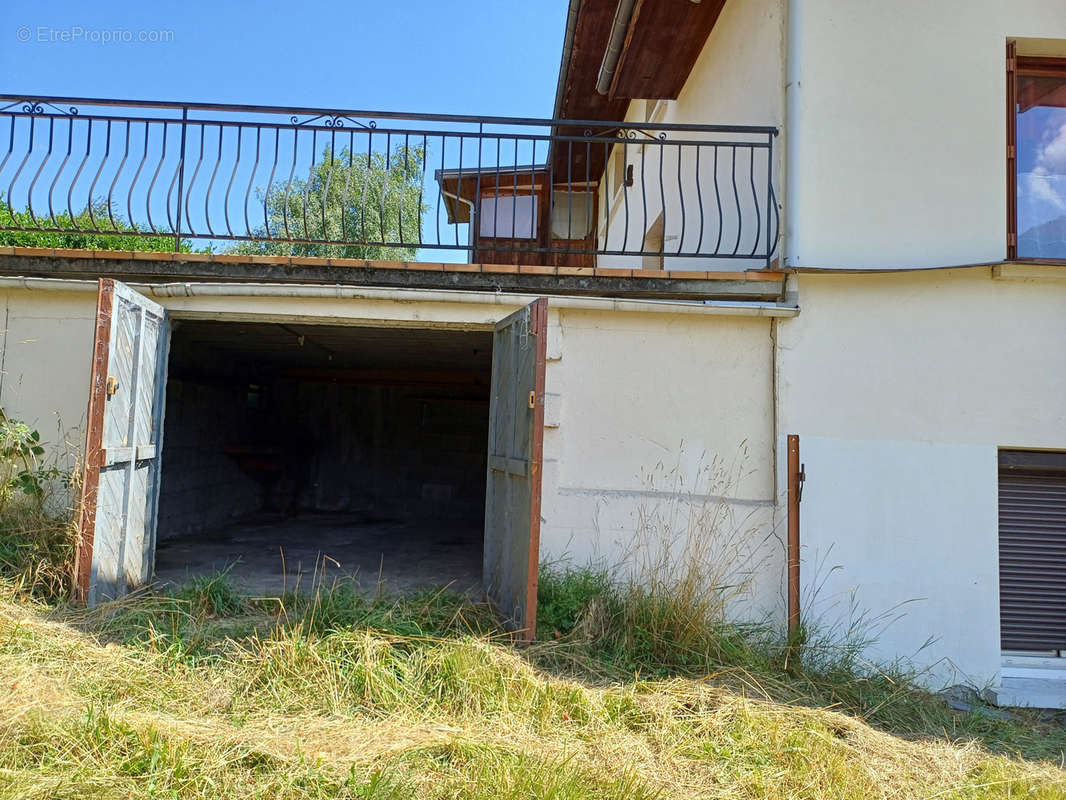 Parking à LA CHAMBRE