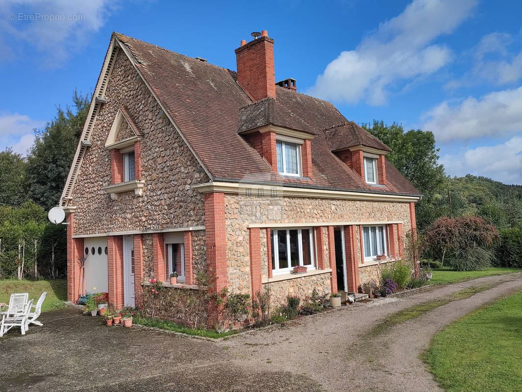 Maison à BEAUMONT-LE-ROGER