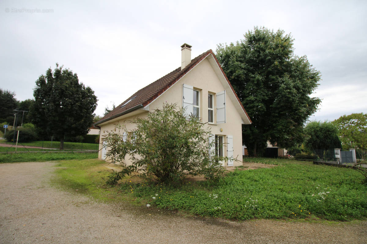 Maison à LE PONT-DE-BEAUVOISIN