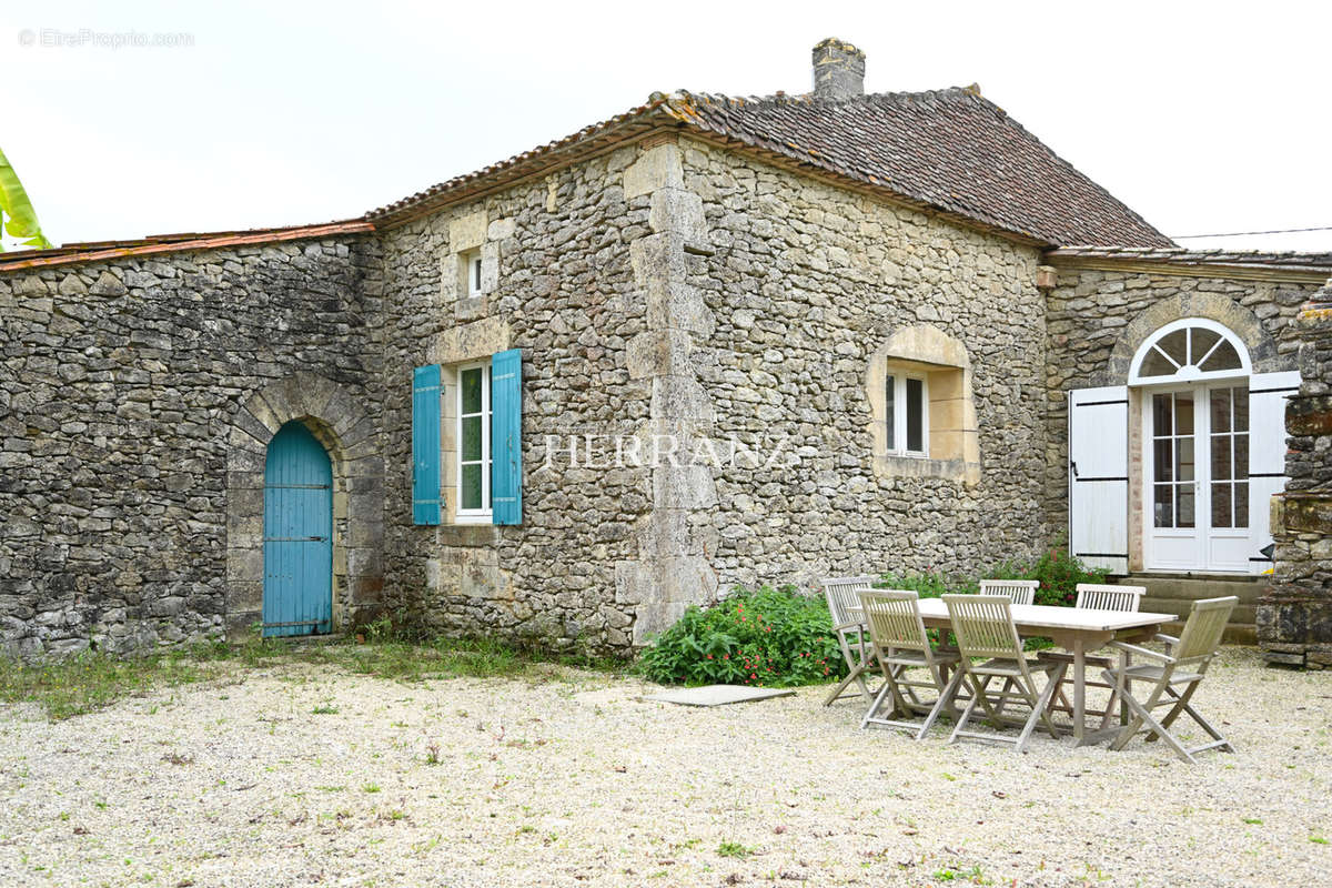 Maison à SOUSSAC