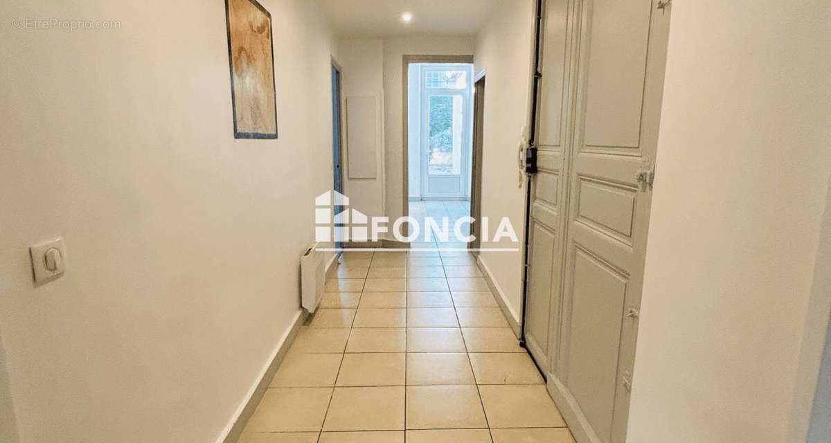 Appartement à MARSEILLE-6E