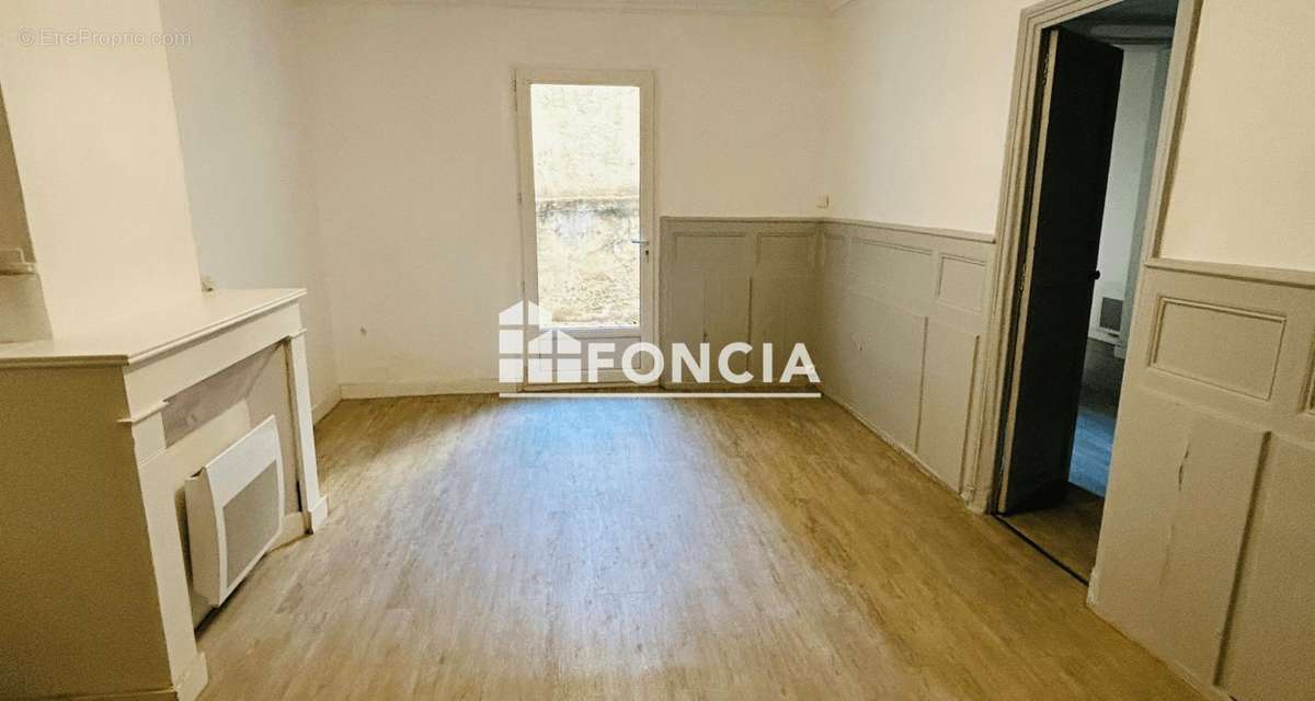 Appartement à MARSEILLE-6E