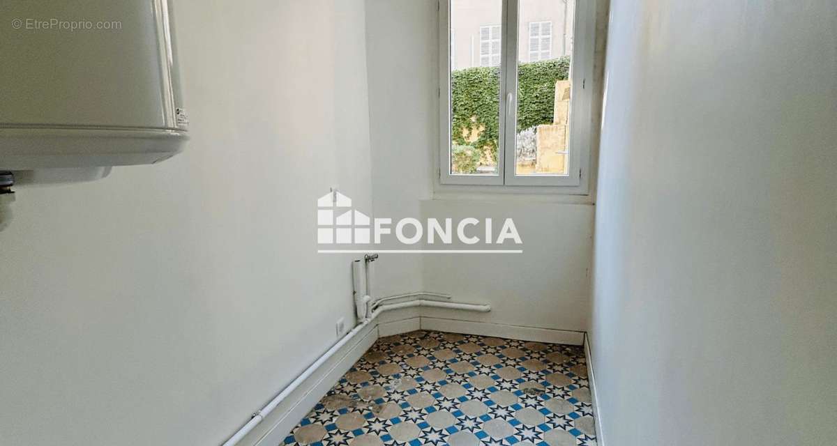 Appartement à MARSEILLE-6E