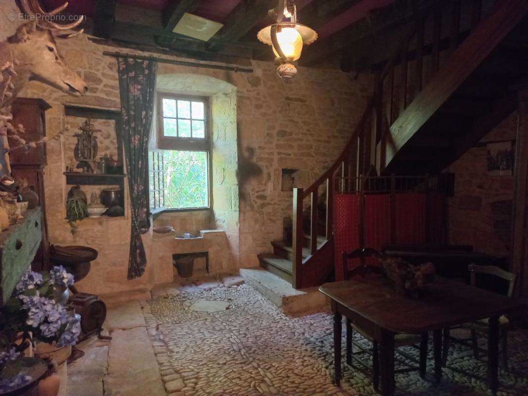 Maison à LES EYZIES-DE-TAYAC-SIREUIL