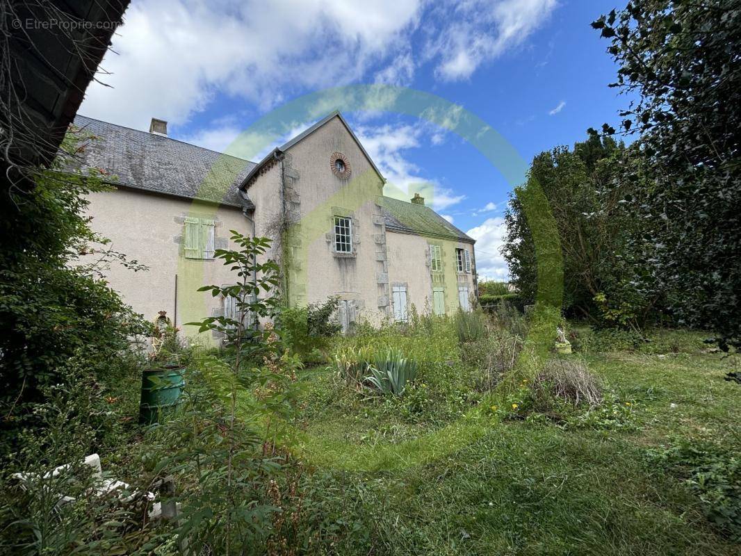 Maison à CHENERAILLES