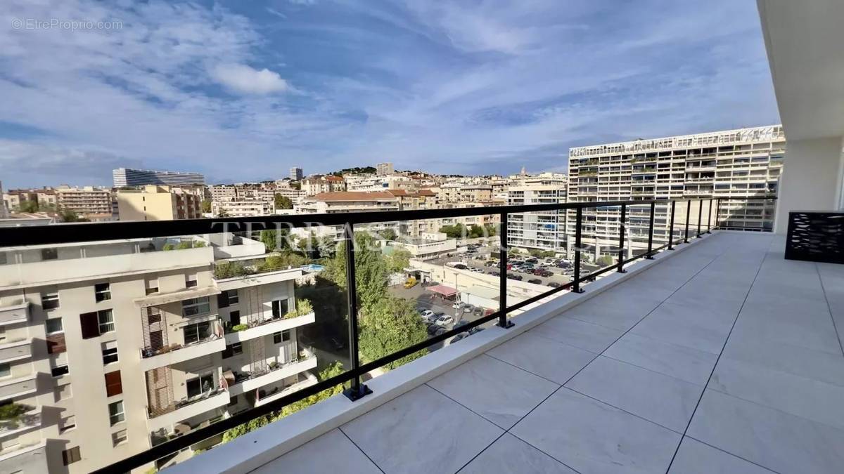 Appartement à MARSEILLE-8E