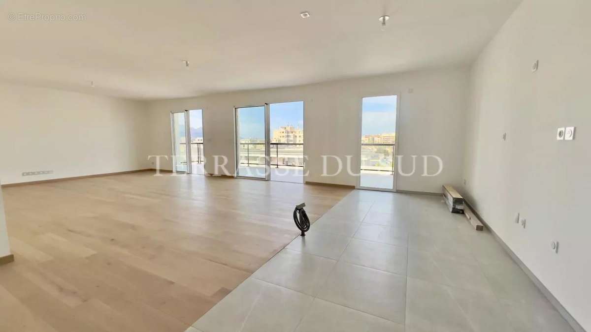 Appartement à MARSEILLE-8E