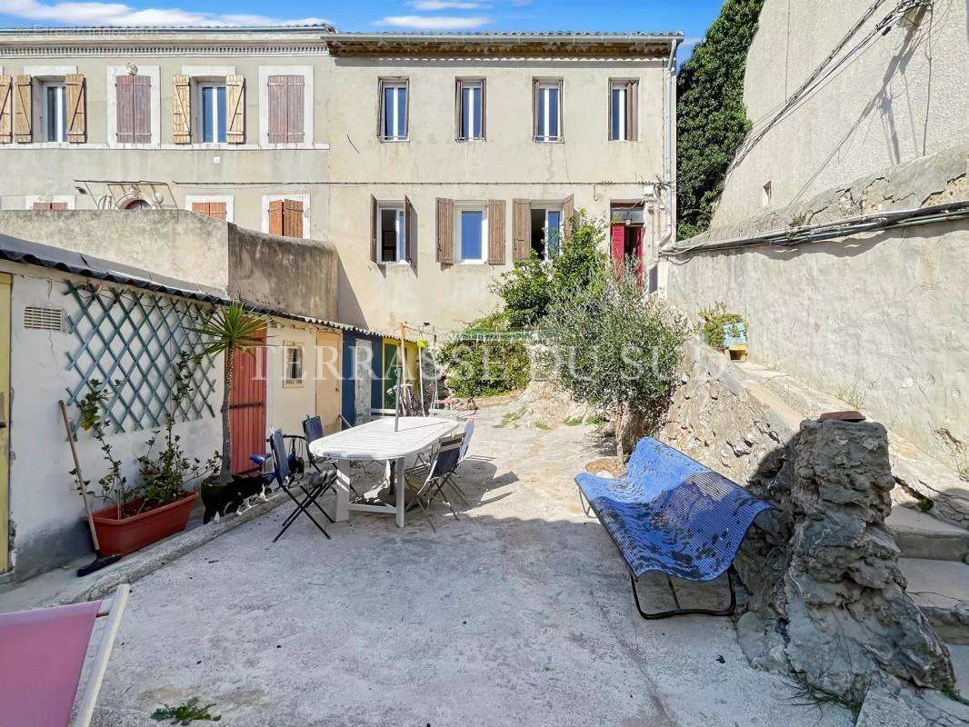 Appartement à MARSEILLE-7E