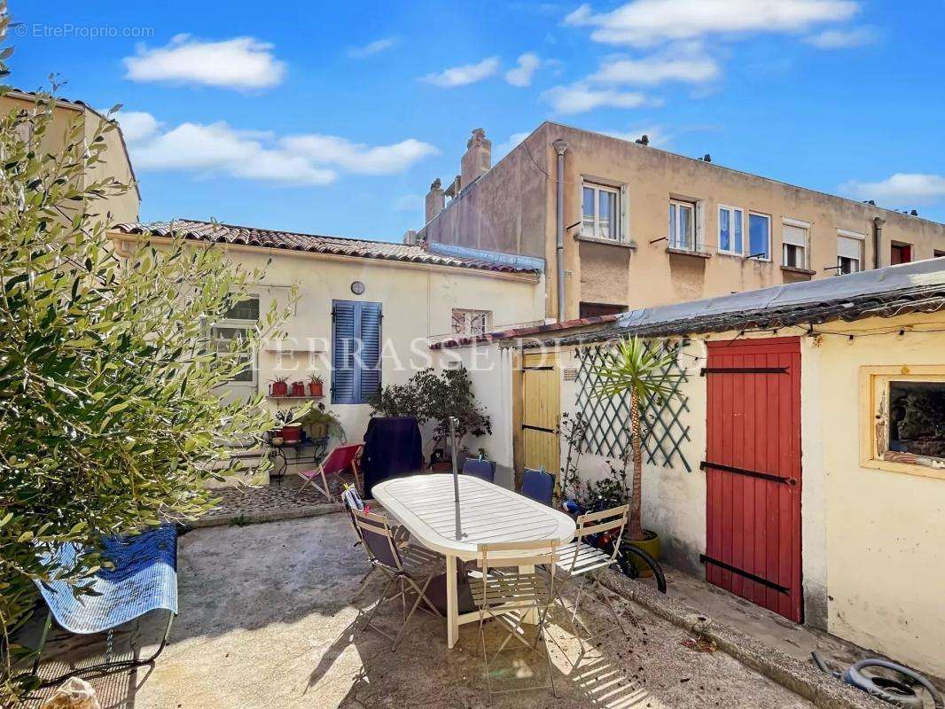 Appartement à MARSEILLE-7E