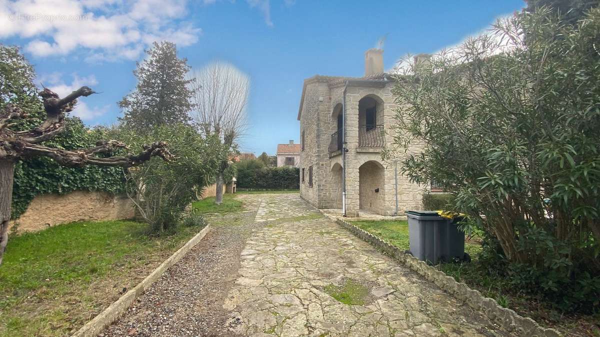 Maison à SAINT-GELY-DU-FESC