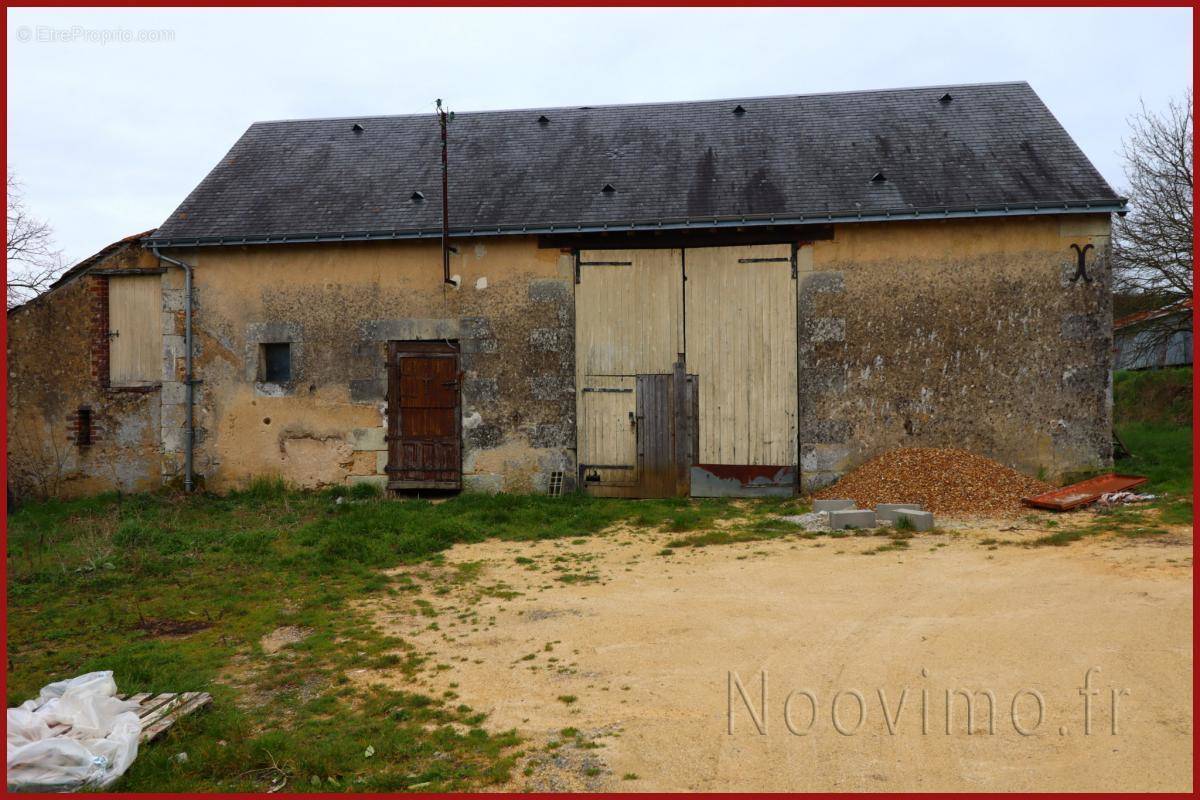 Terrain à COUESMES