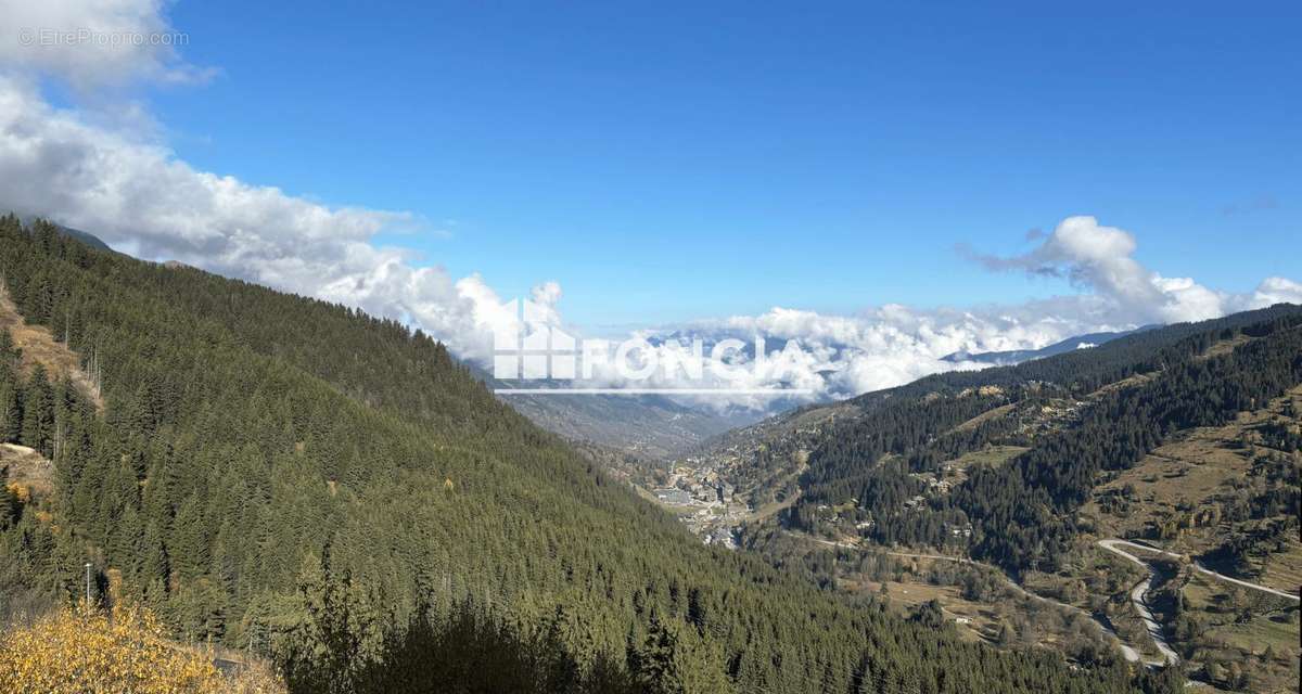 Appartement à LES ALLUES