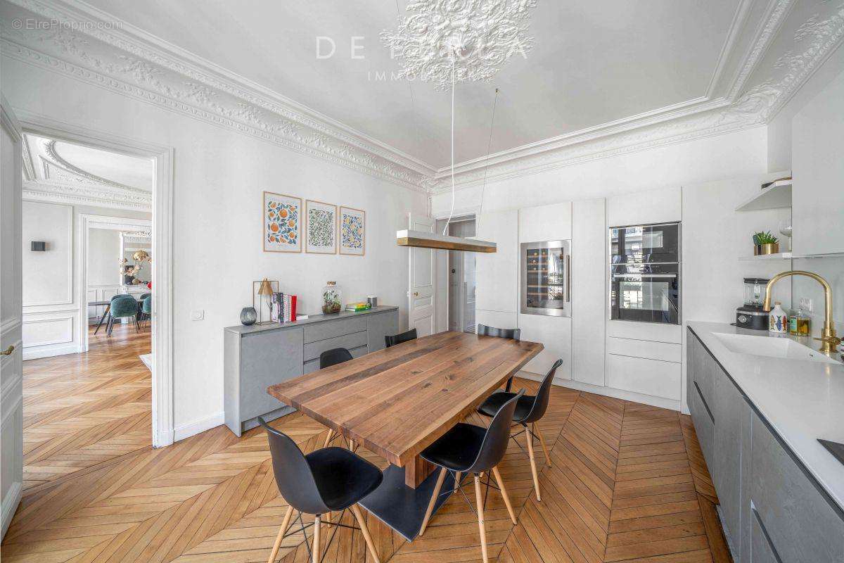 Appartement à PARIS-9E