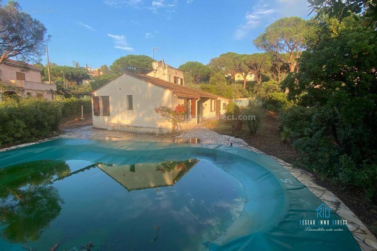 Maison à ROQUEBRUNE-SUR-ARGENS