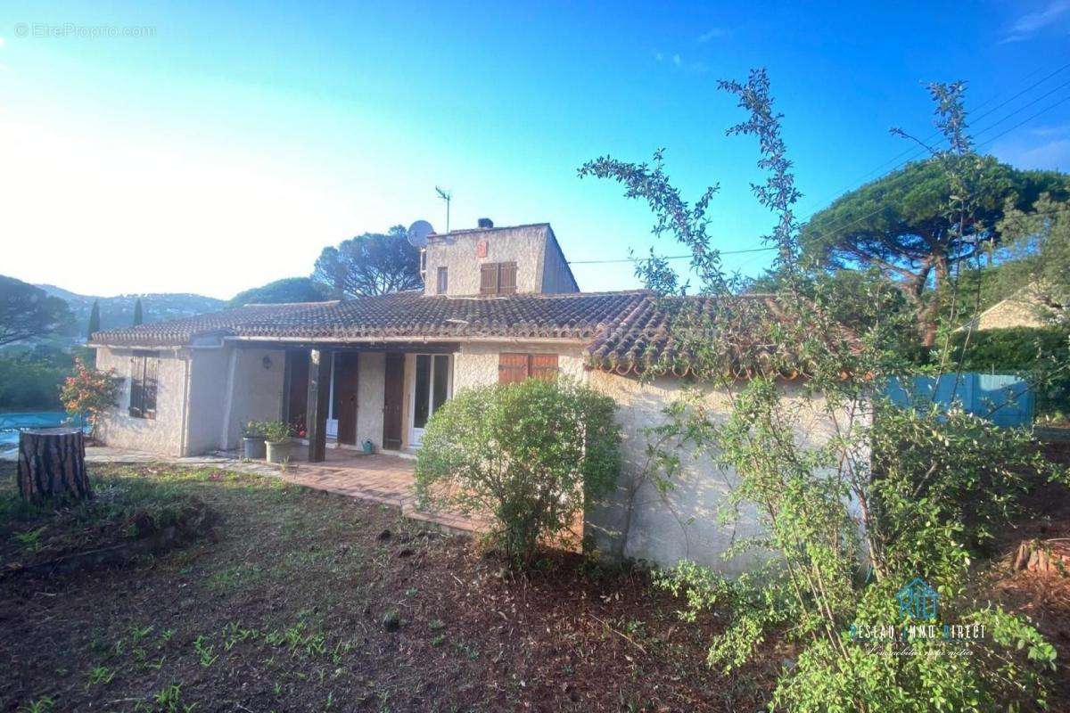 Maison à ROQUEBRUNE-SUR-ARGENS