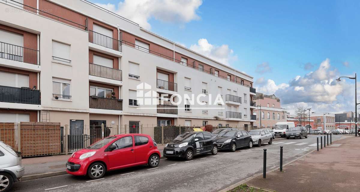 Appartement à CORBEIL-ESSONNES