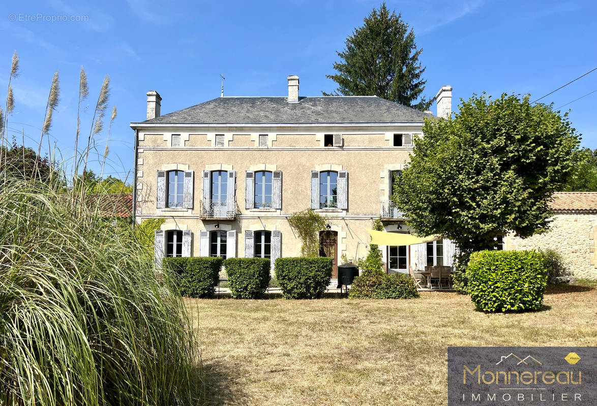 Maison à MONTGUYON