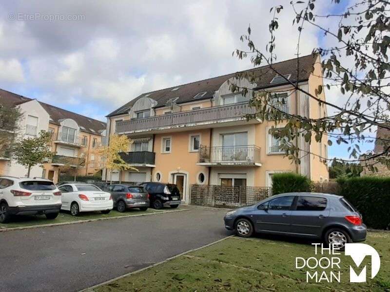 Appartement à LE PERRAY-EN-YVELINES