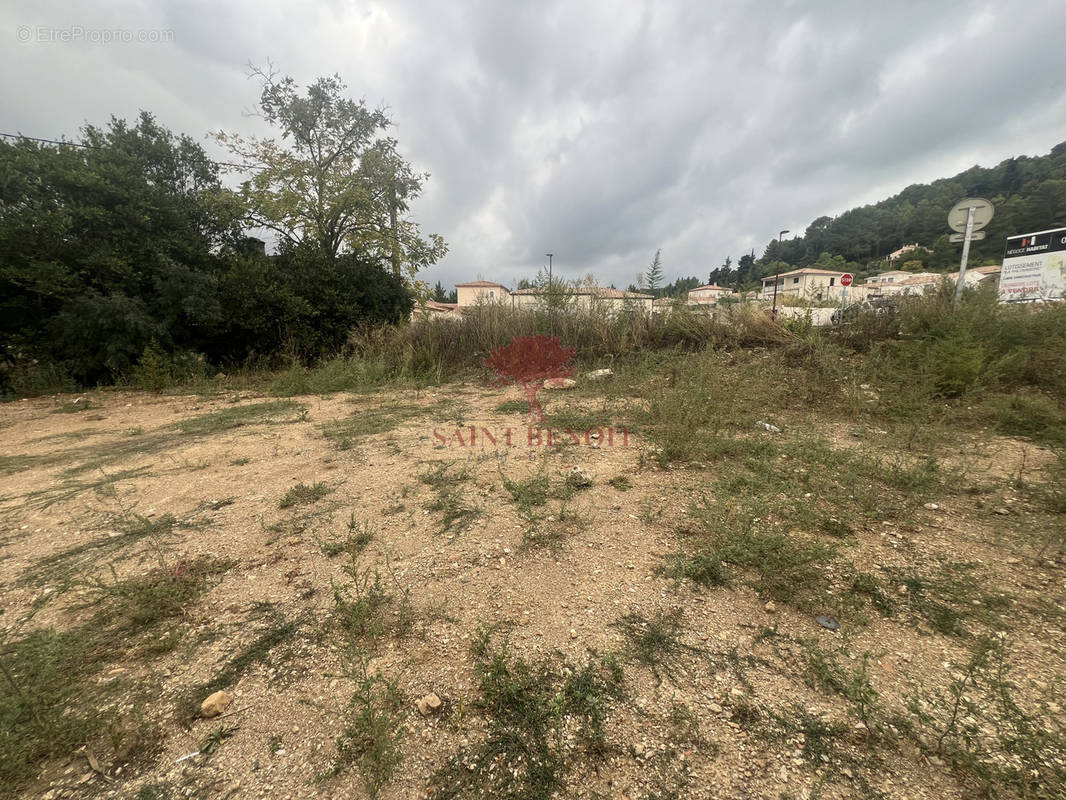 Terrain à CLERMONT-L&#039;HERAULT