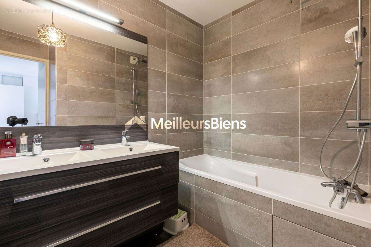 Appartement à SURESNES