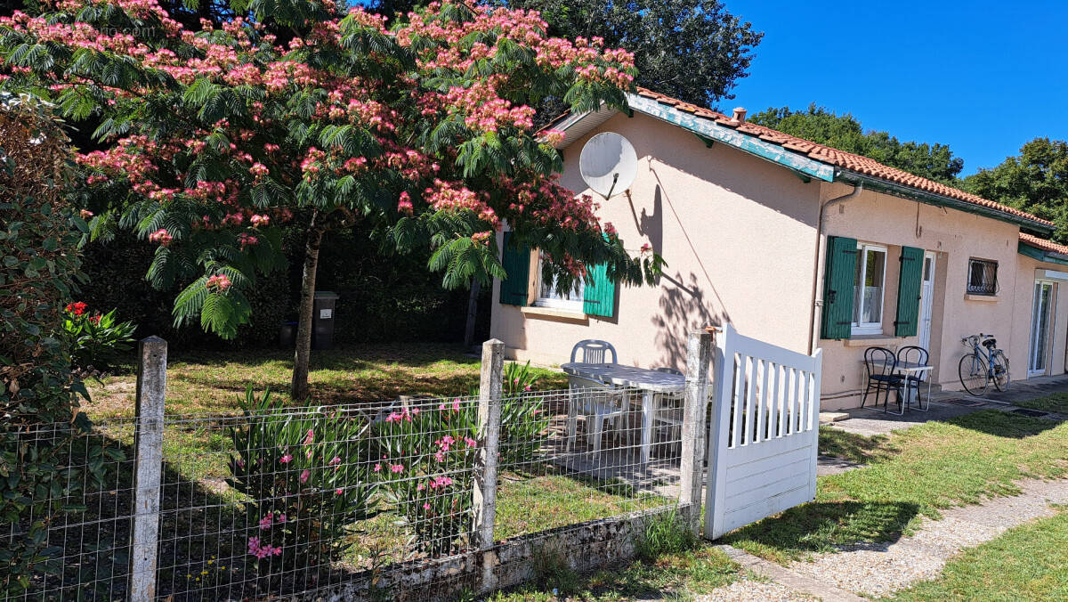 Maison à VENDAYS-MONTALIVET