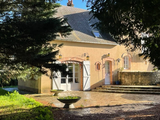 Maison à SABLE-SUR-SARTHE