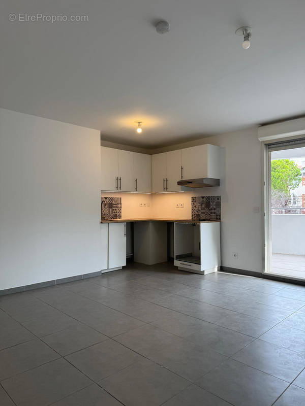 Appartement à MARSEILLE-4E