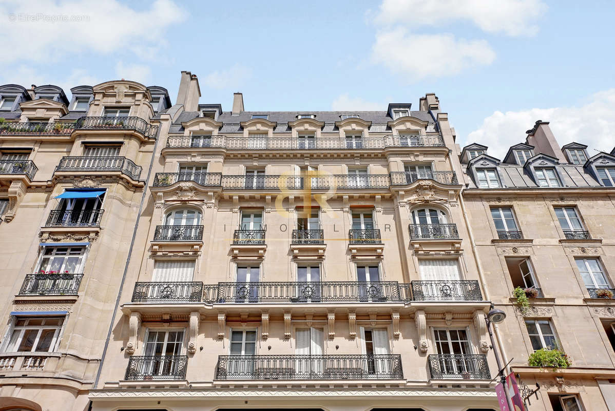 Appartement à PARIS-3E