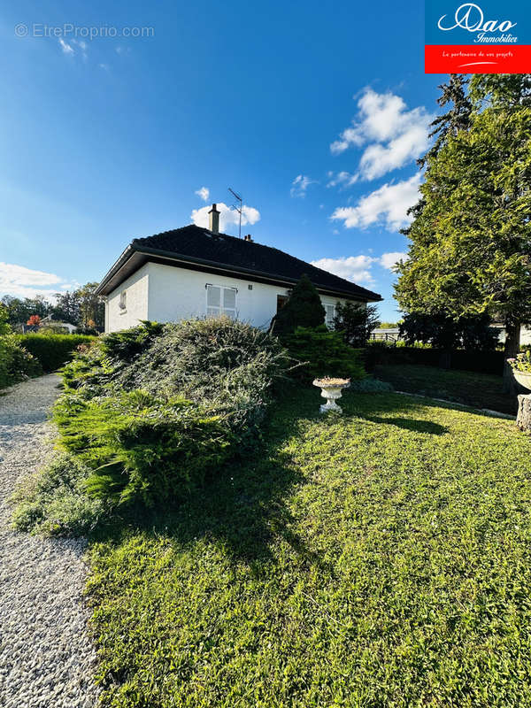 Maison à SAINT-JULIEN-LES-VILLAS