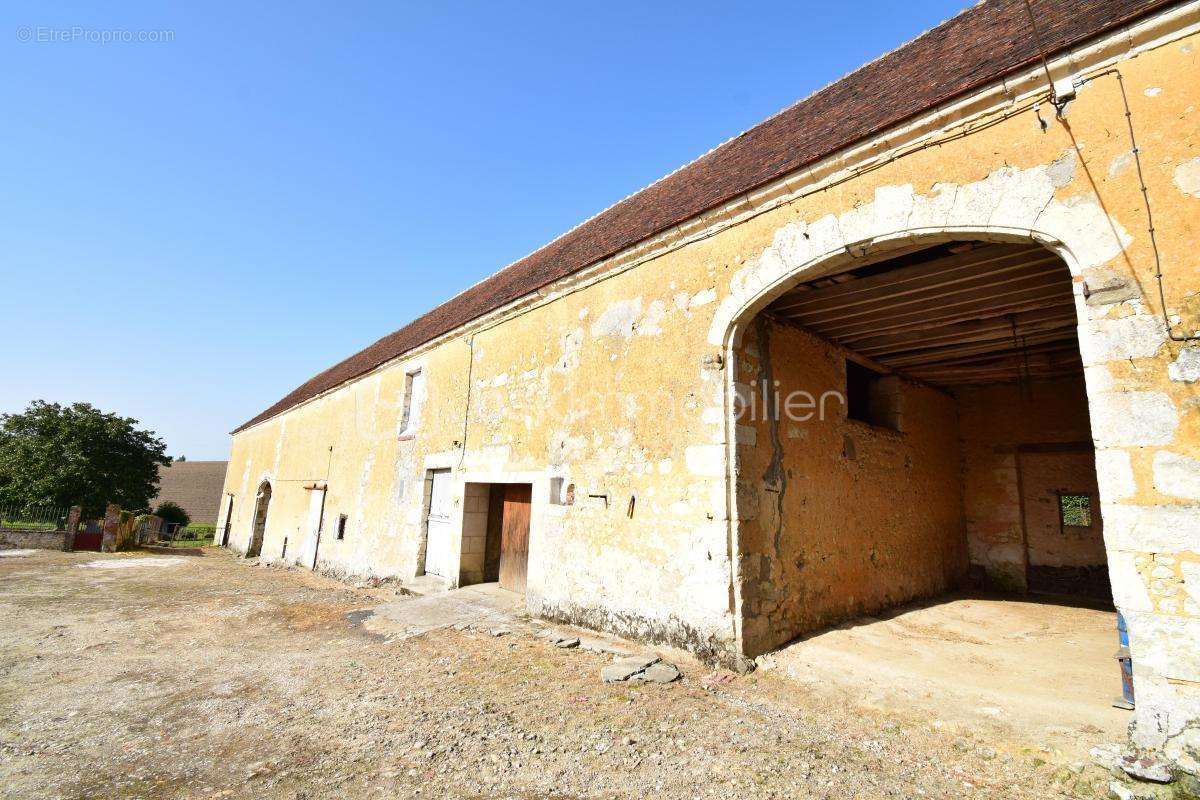 Maison à COULONGES-LES-SABLONS