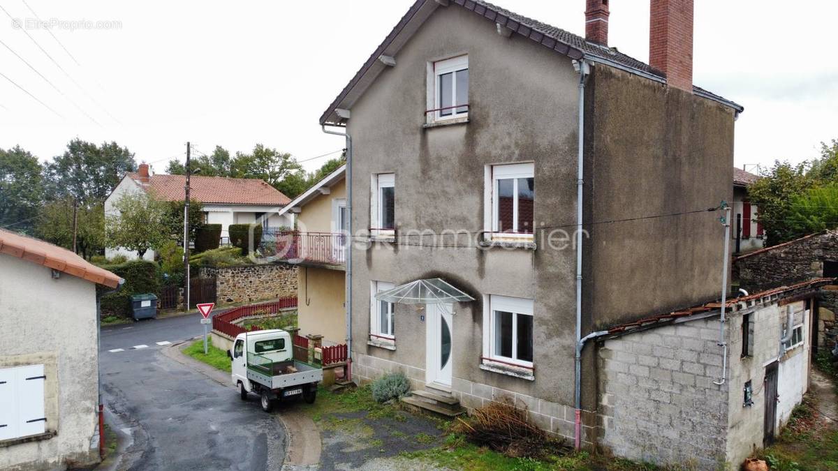 Maison à BELLAC