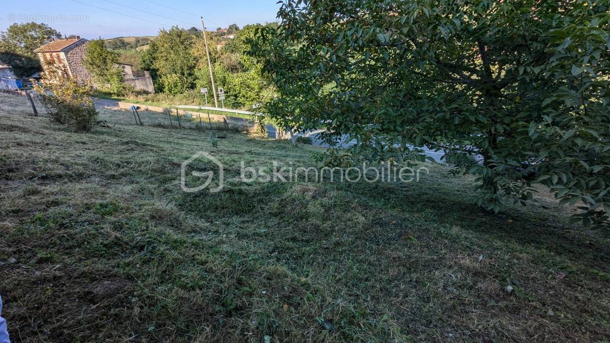 Terrain à BUSSIERES