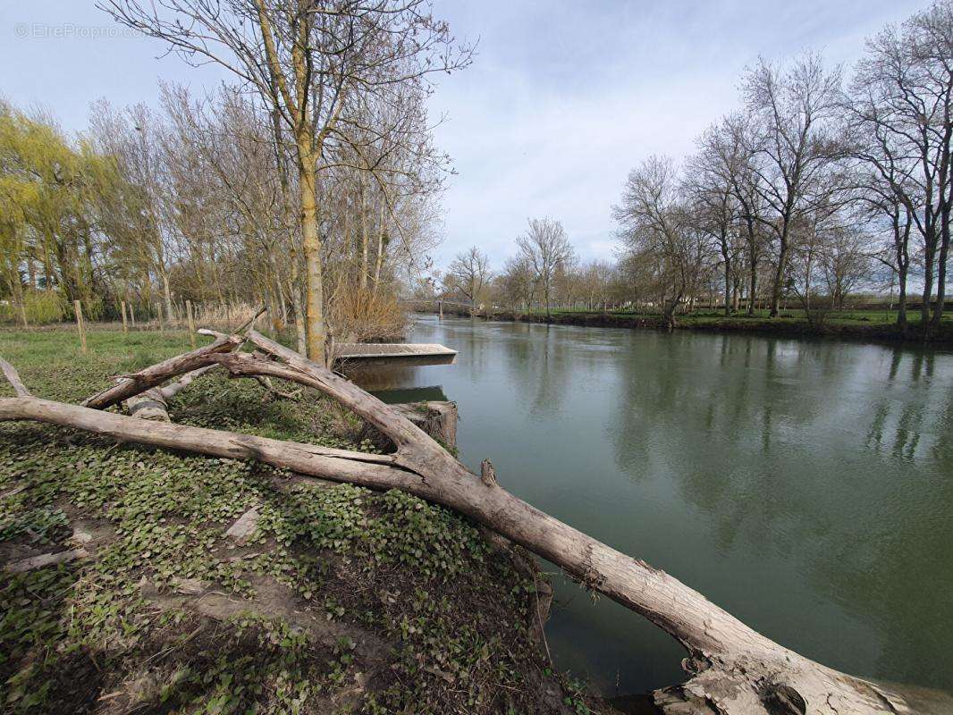 Terrain à LUNAY