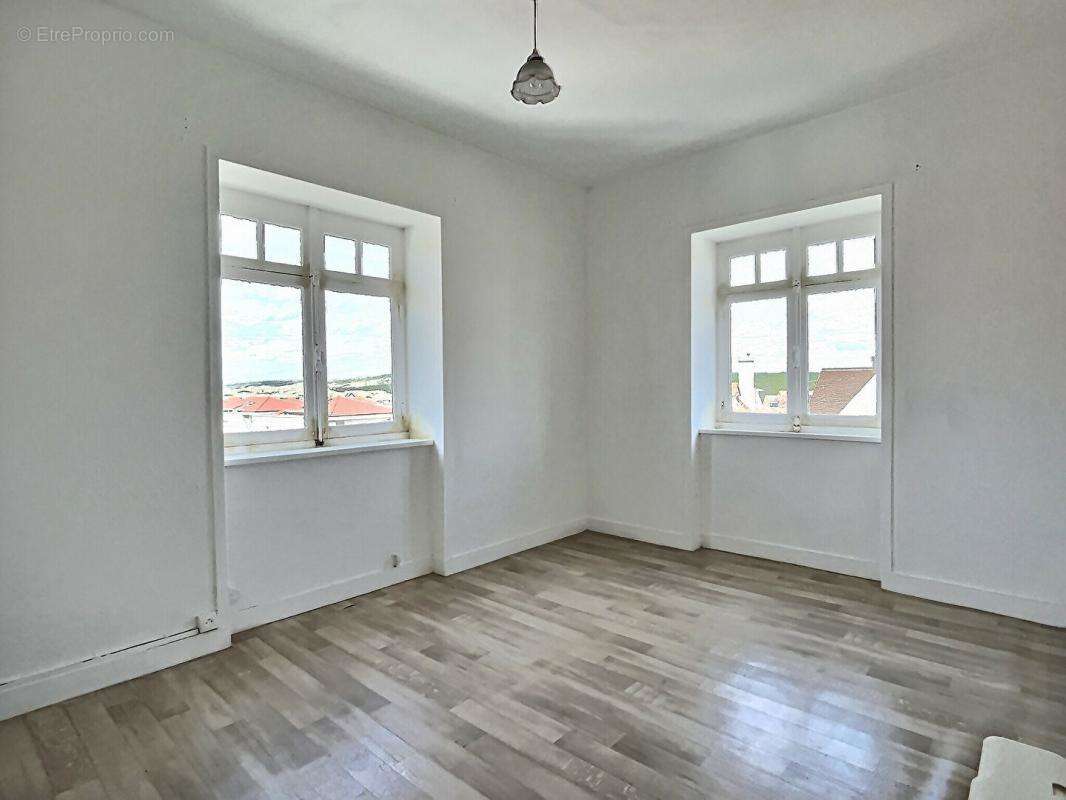 Appartement à NESLES