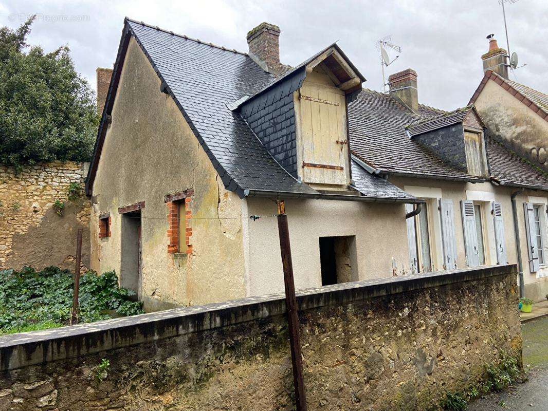 Maison à NOYEN-SUR-SARTHE