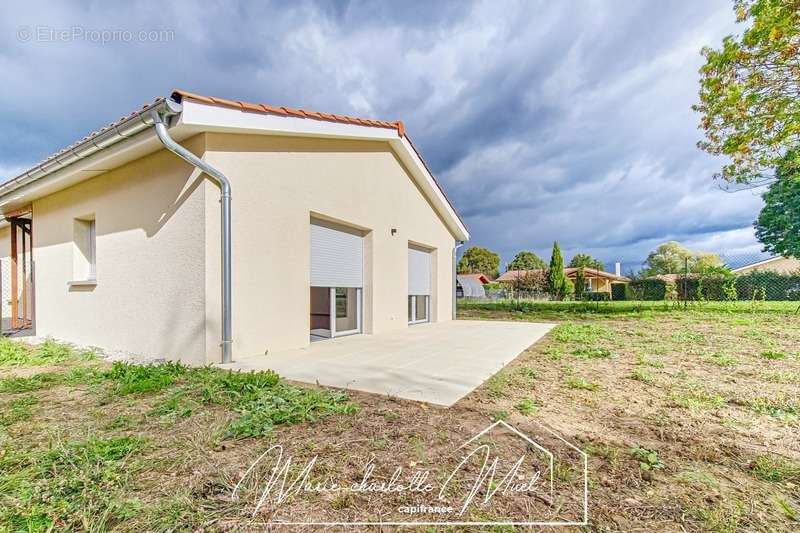 Maison à PONT-DE-VEYLE