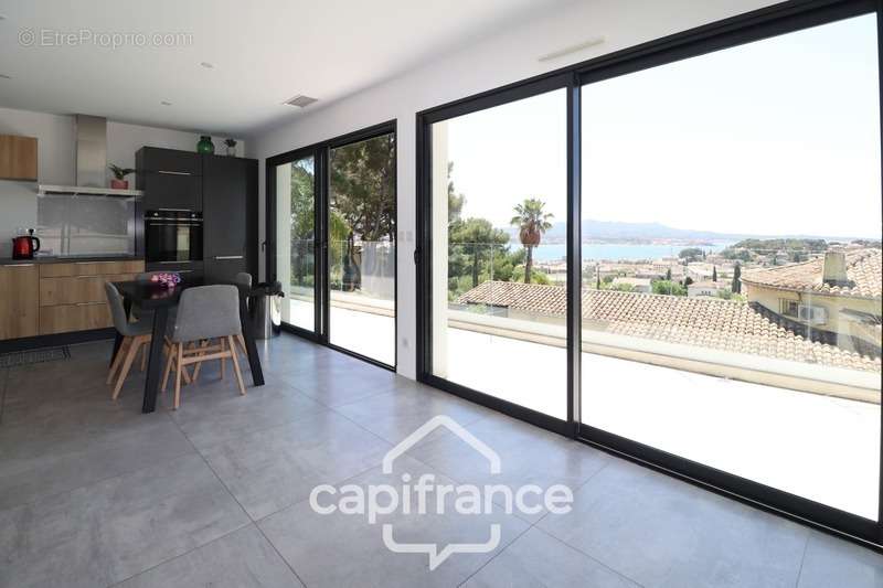 Appartement à SANARY-SUR-MER