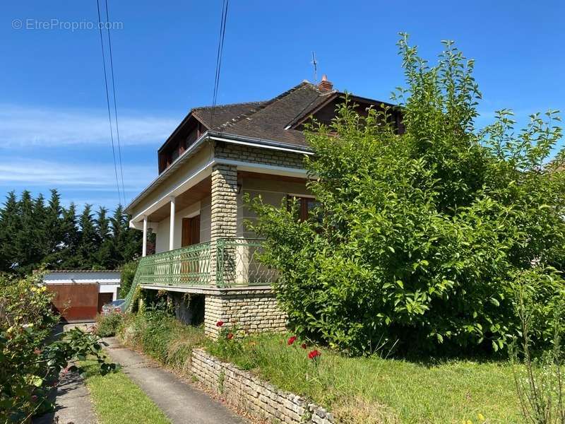 Maison à CHATELLERAULT