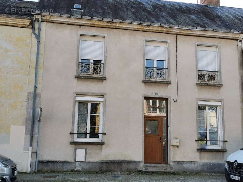 Maison à BESSE-SUR-BRAYE