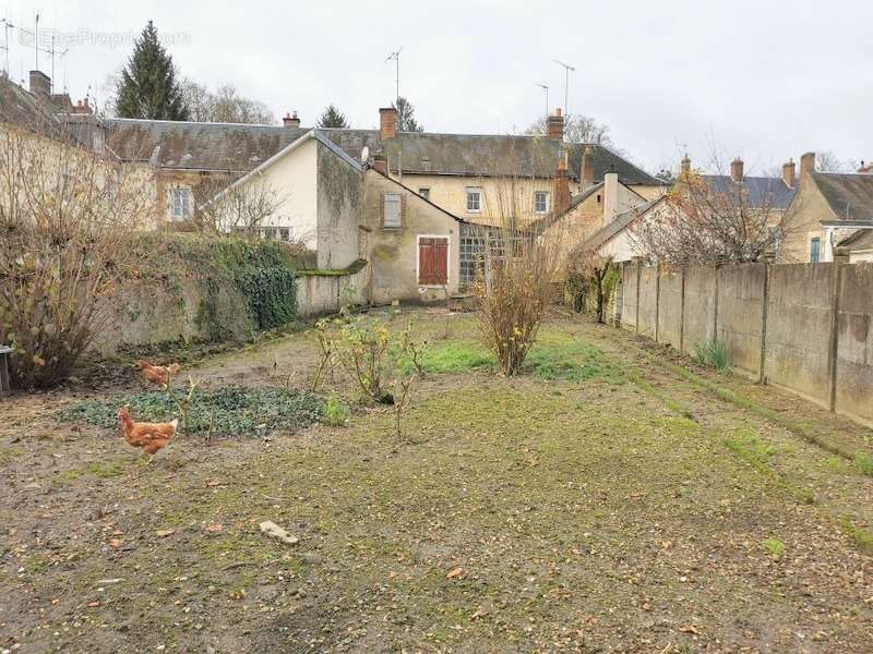 Maison à BESSE-SUR-BRAYE