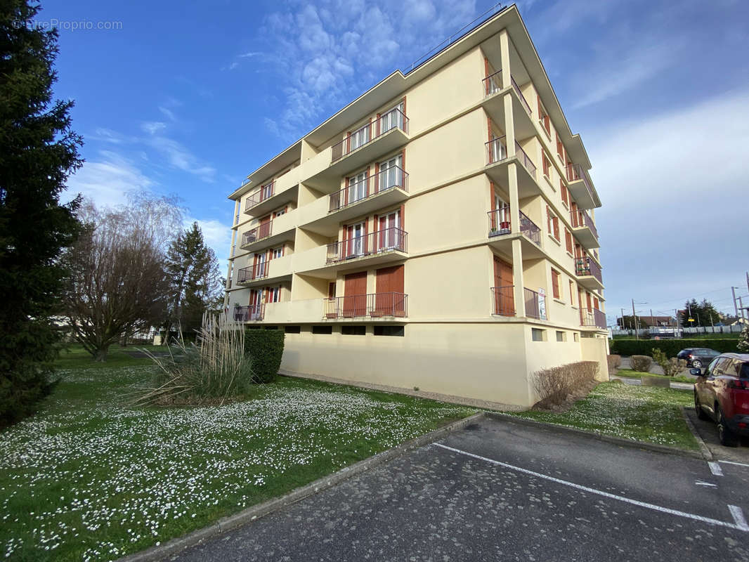 Appartement à BONNIERES-SUR-SEINE