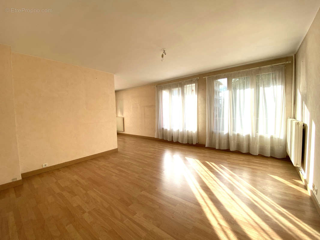 Appartement à BONNIERES-SUR-SEINE