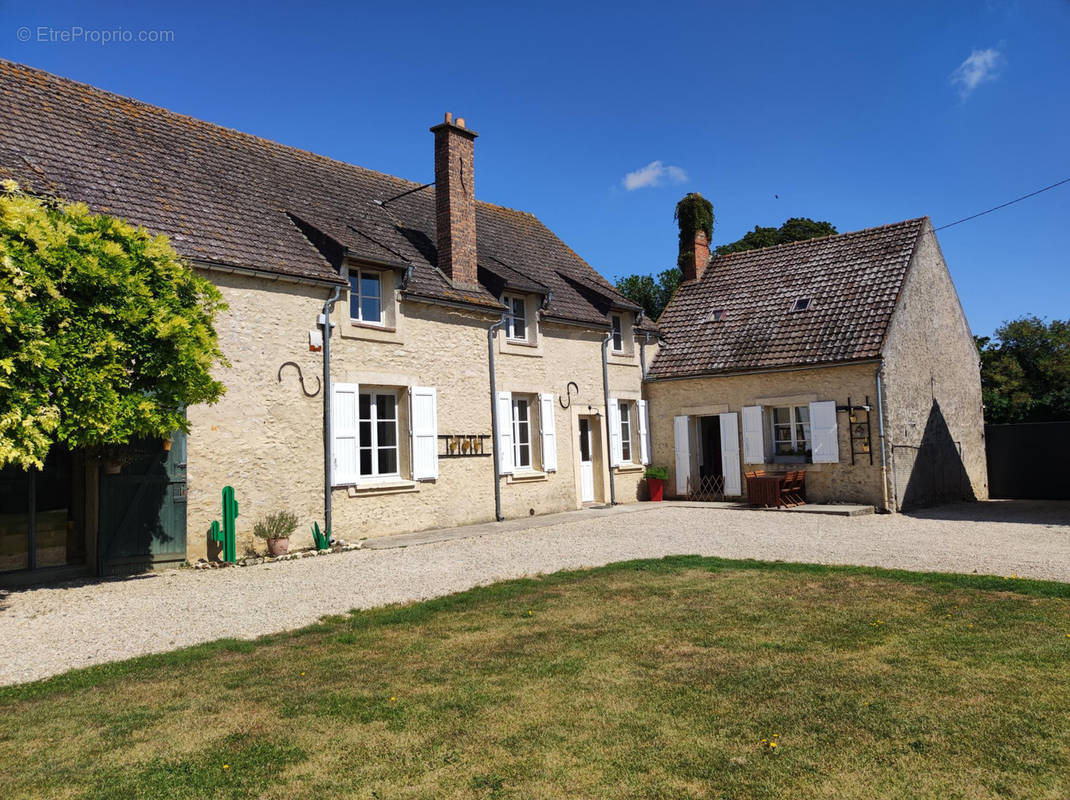 Maison à AUNEAU