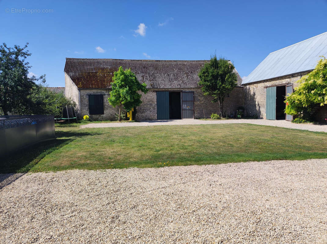 Maison à AUNEAU