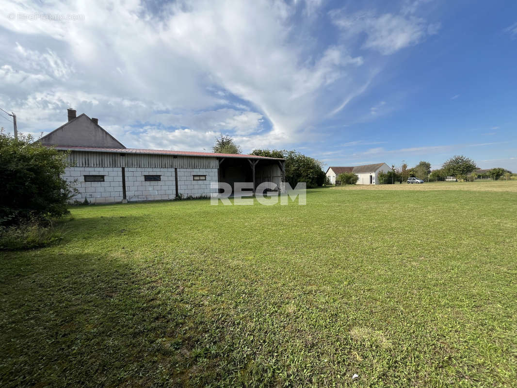 Terrain à LA CHAPELLE-LA-REINE