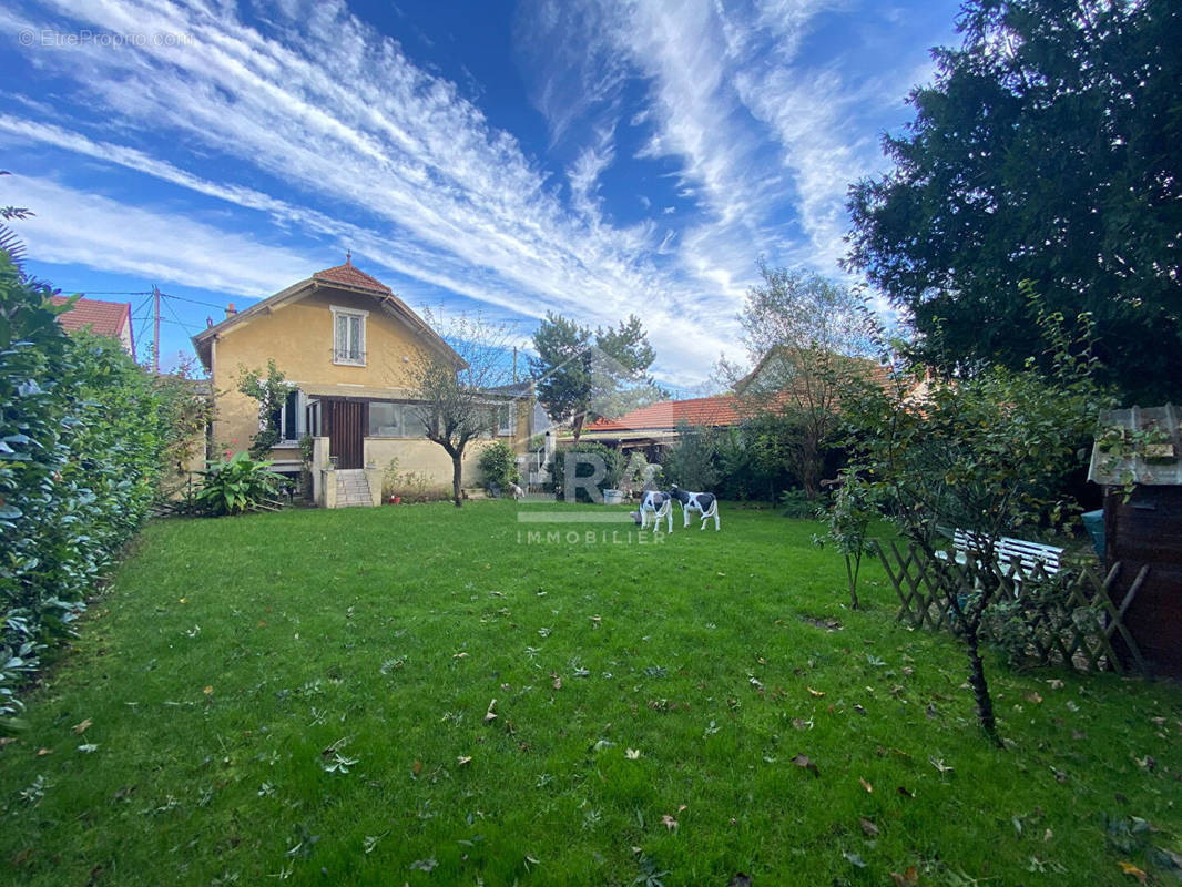 Maison à VILLECRESNES