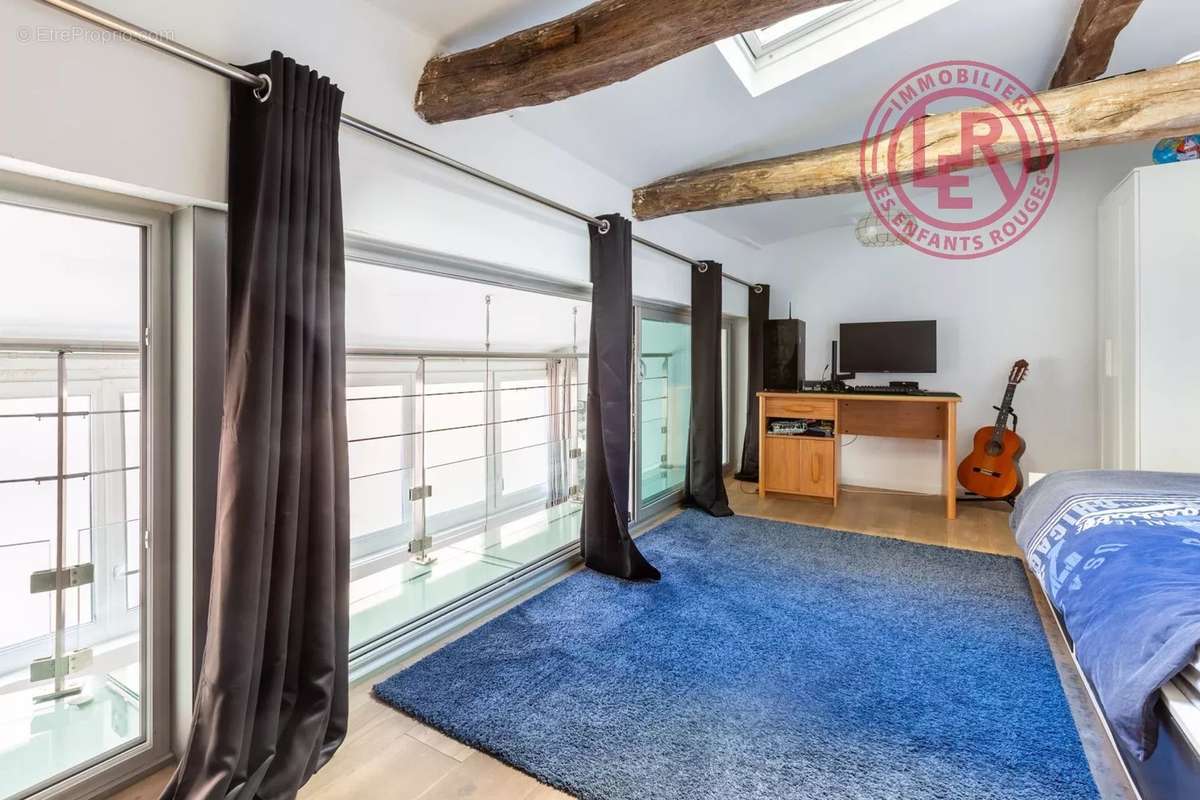 Appartement à PARIS-3E